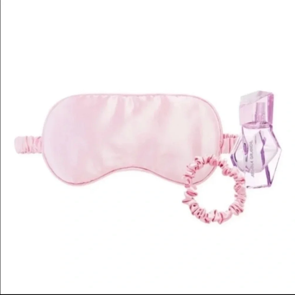 ARIANA GRANDE 3p Dream Kit R.E.M., Sleep Mask, Scrunchie Set NIP Sealed